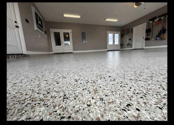 Residential garage with flake epoxy floor finish, Mooresville NC